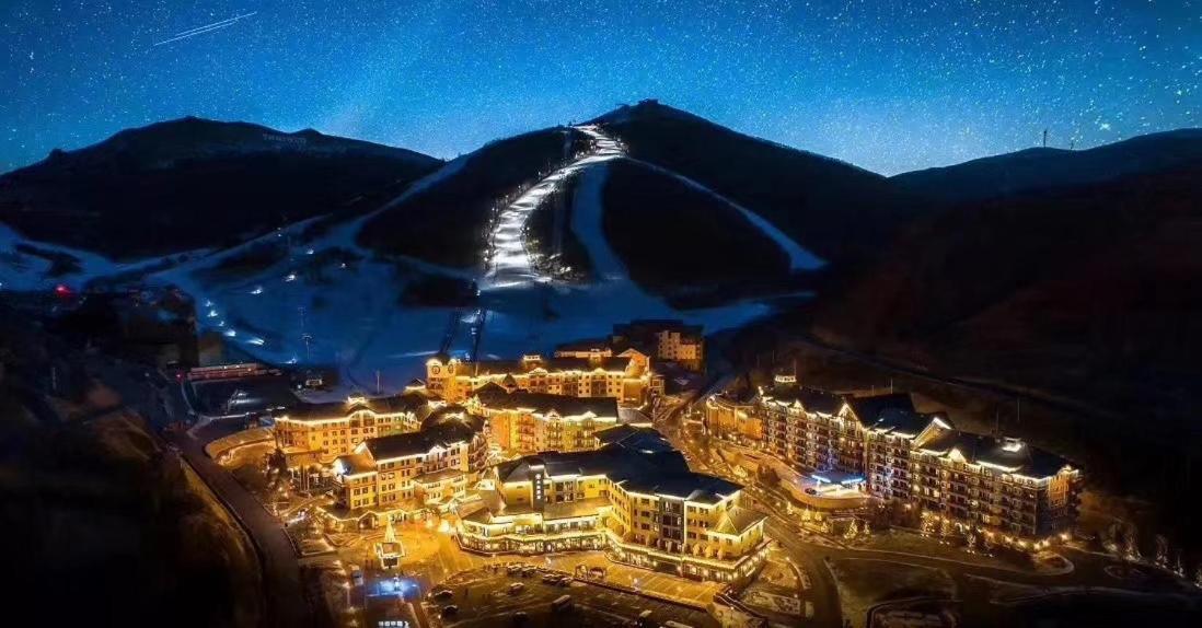 Ski And Suites At Thaiwoo Resort 逅雪套房民宿 Chongli Exterior photo
